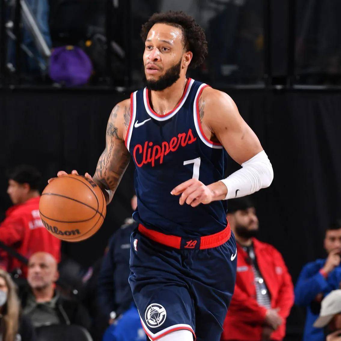 洛杉矶快船迎足总杯关键赛，转会期战术微调，媒体盛赞，临场指挥获称赞(快船最新阵容一览表)-爱游戏官方网站