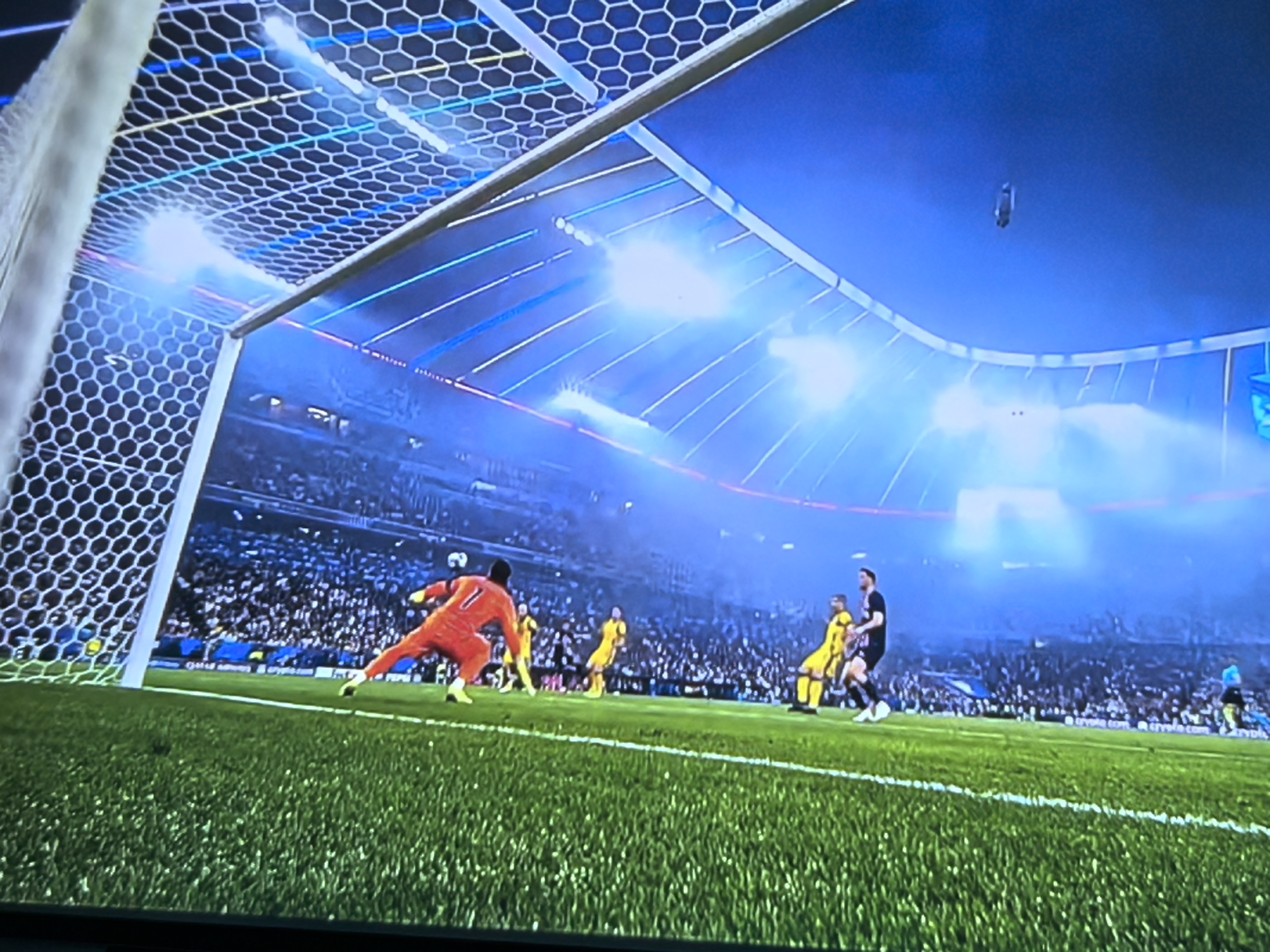 关于冲刺阶段德甲传出新动向；巴黎圣日耳曼手感冰凉；管理层表态——引发热议；高层口径保持一致的信息-ayx