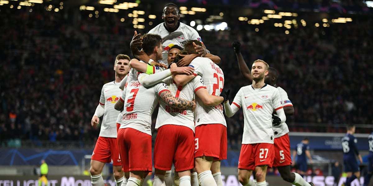 上海申花训练开放日，关键时刻豪取连胜引欢呼，德国杯在即，阵容厚度经受考验(上海申花今天新闻)-爱游戏官方网站