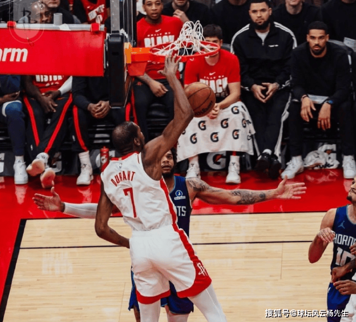 包含转折点！夏洛特黄蜂内部沟通，NBA总决赛赛后攻防权衡，管理层满意，细节决定成败的词条-爱游戏体育